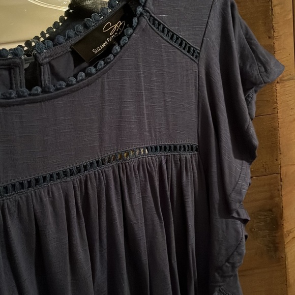 NWT small navy top with flutter sleeves - Picture 2 of 6
